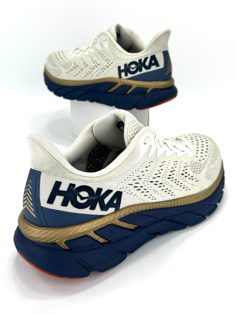 Hoka One One Clifton 7 Wn Running Shoe/Sneaker Size 10.5 Off-White Gold Navy Gym